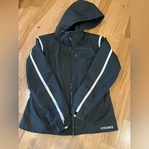 Descente Black and White Winter Ski or Snowboarding Snow Coat - women’s size 10